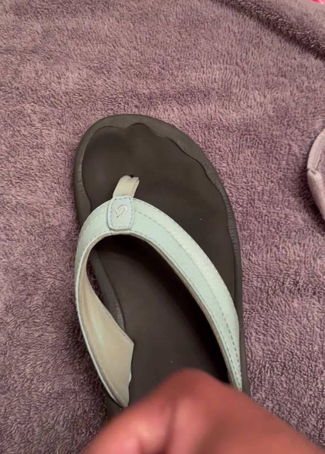 Cumshot on OluKai flip flop